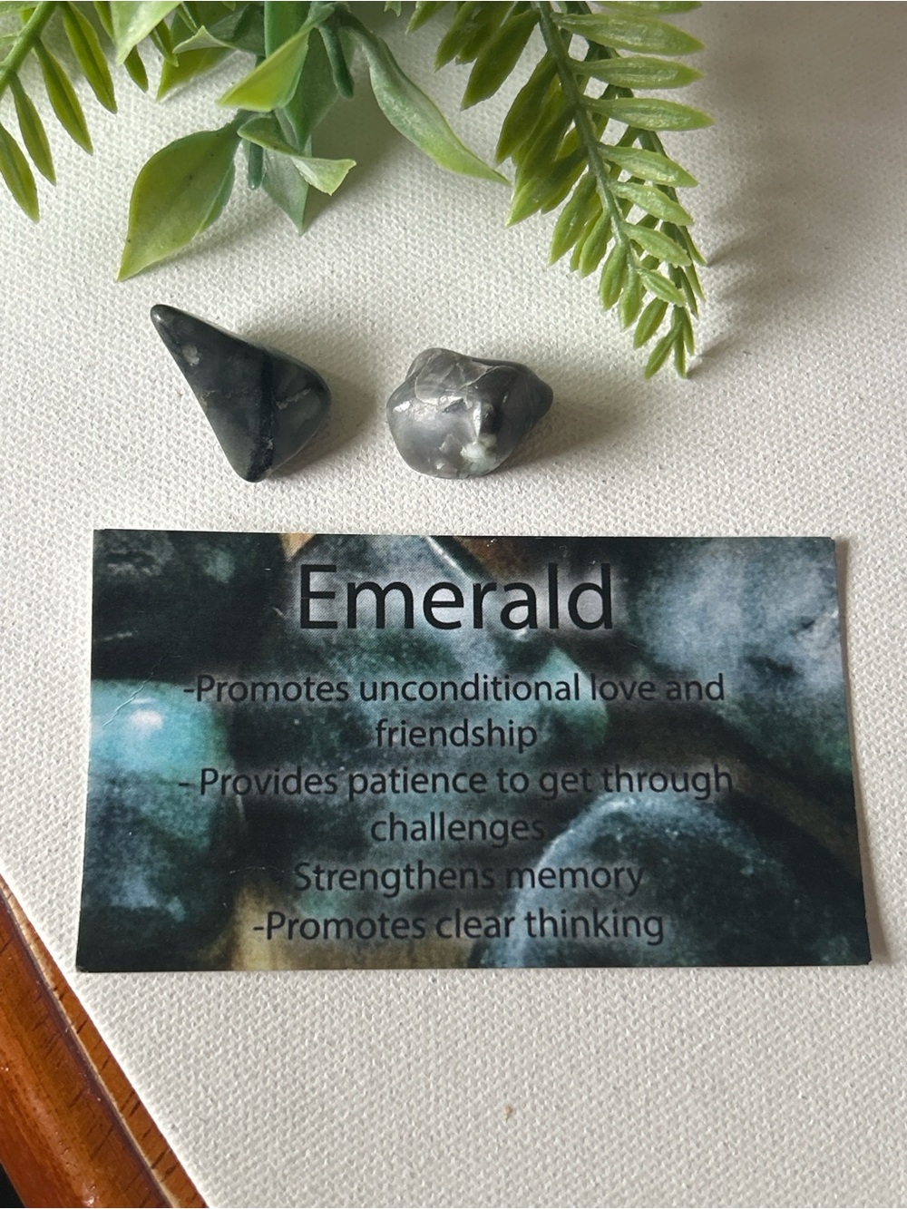 💎 Natural genuine emerald small tumbled stones bundle